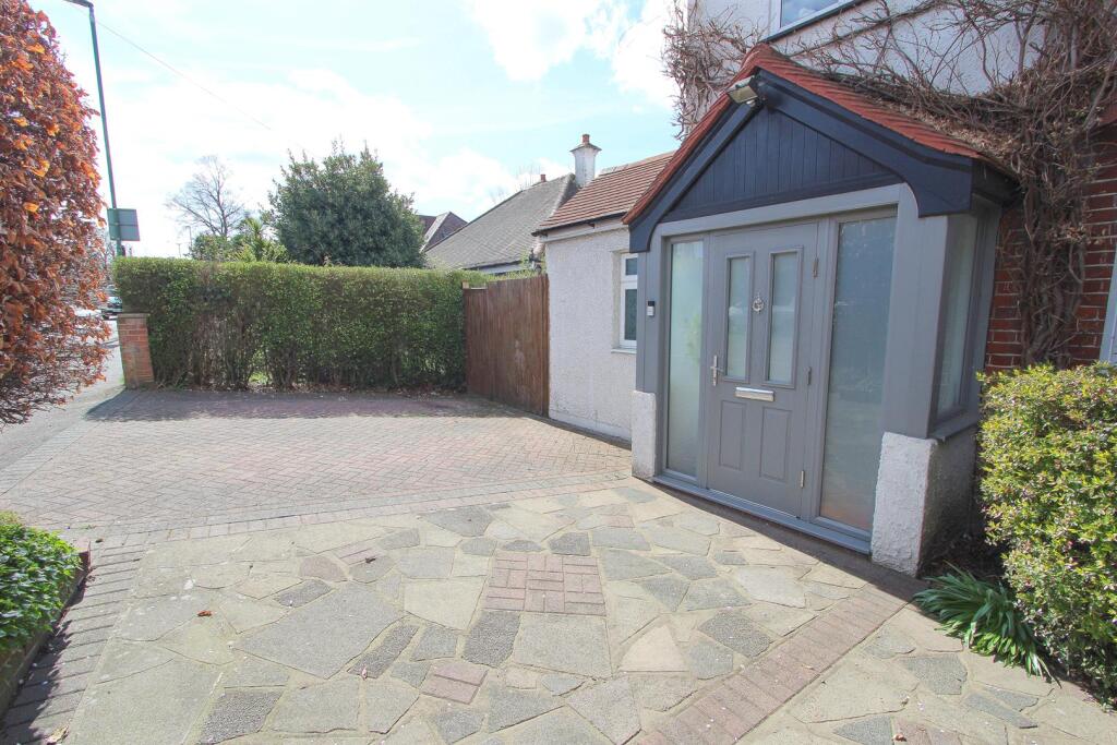 driveway.jpg