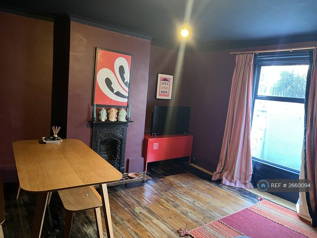 Bedroom/Sitting Room