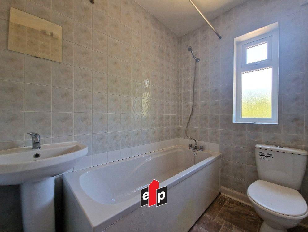 Evelyn Avenue, Foleshill - Bathroom