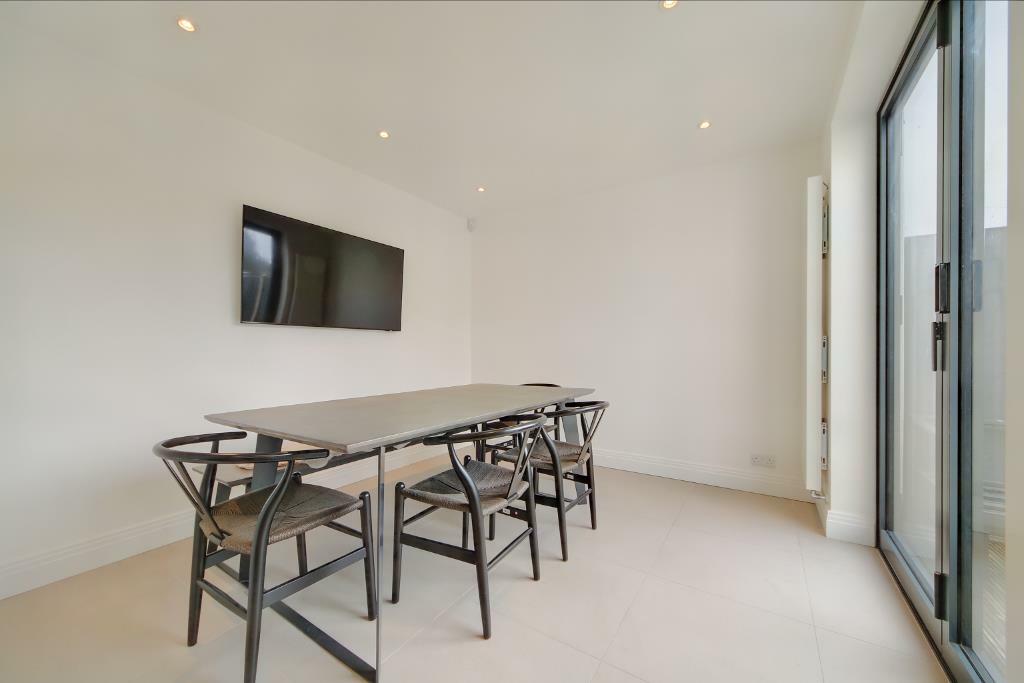 Dining Area.jpg
