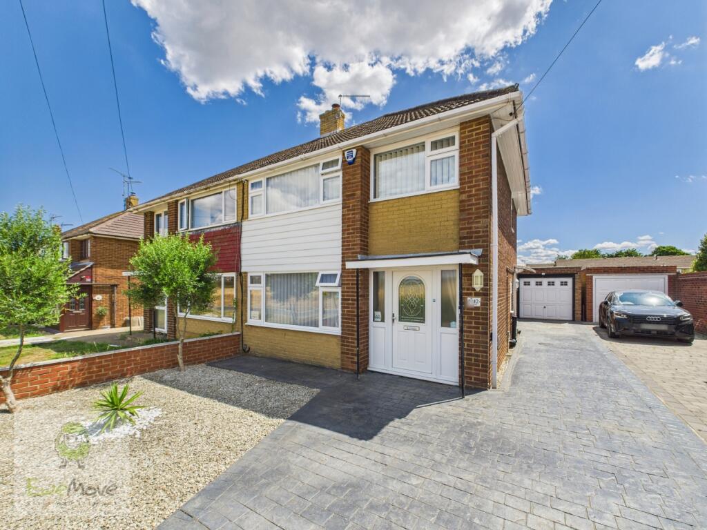 CAM02308G0-PR0150-STILL035