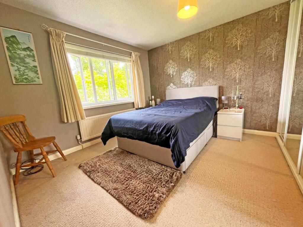 Bed1.jpg