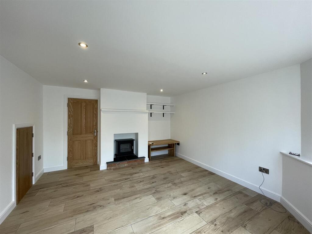 2 Manor Cottages - Living Room 1.JPG