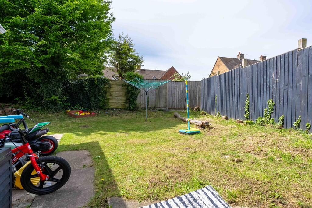 Morgan Close, Bla...