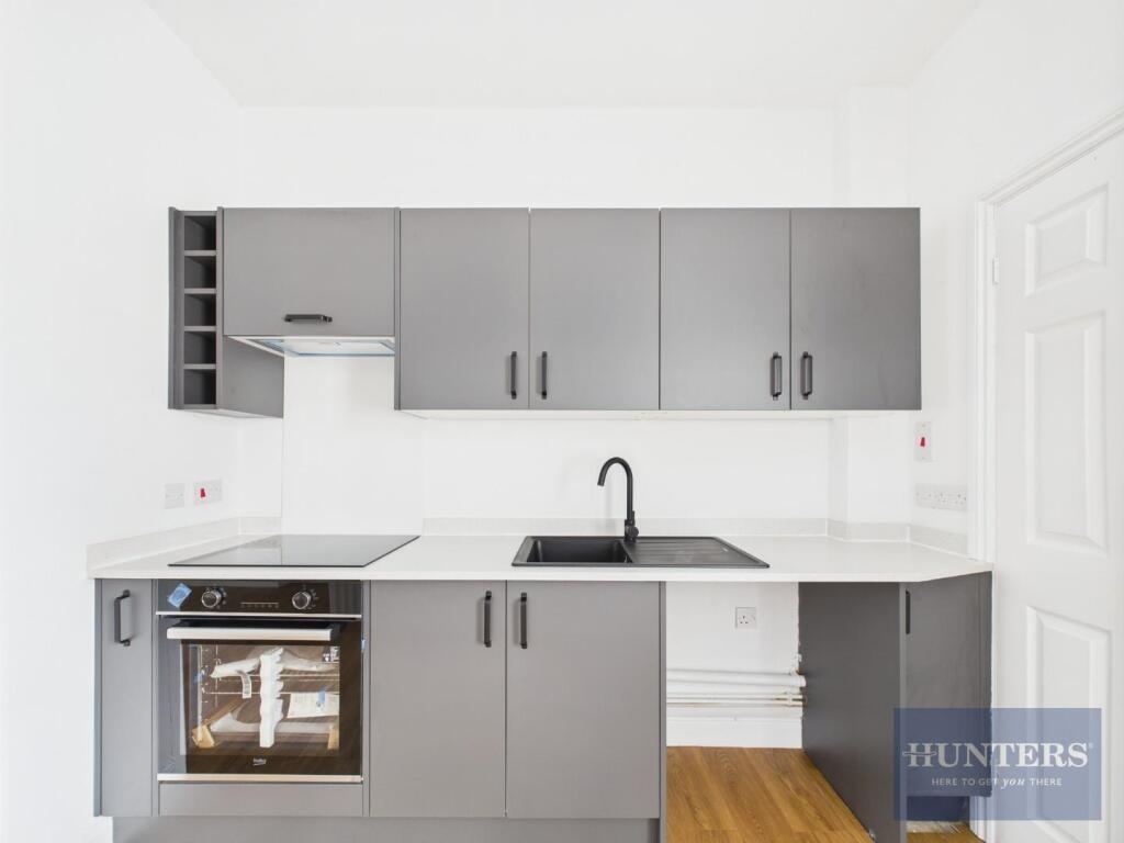 Kitchen / Dining Area