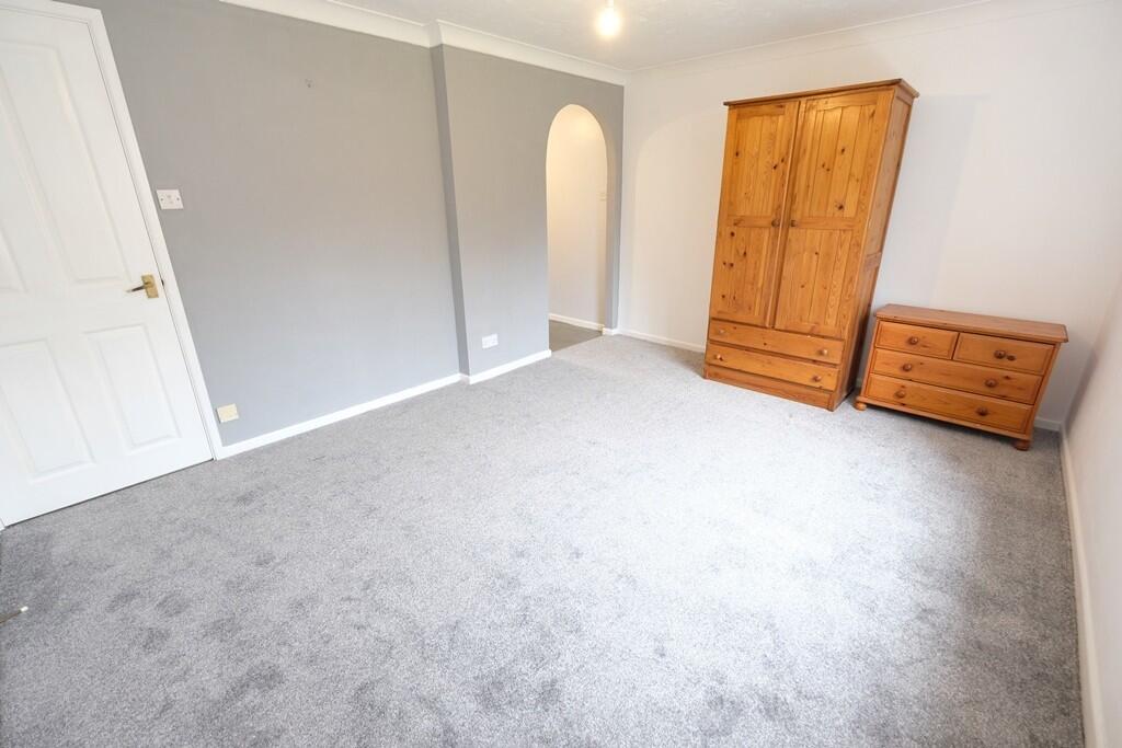 STUDIO ROOM