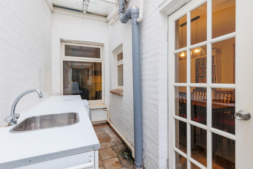 Utility Room.jpg