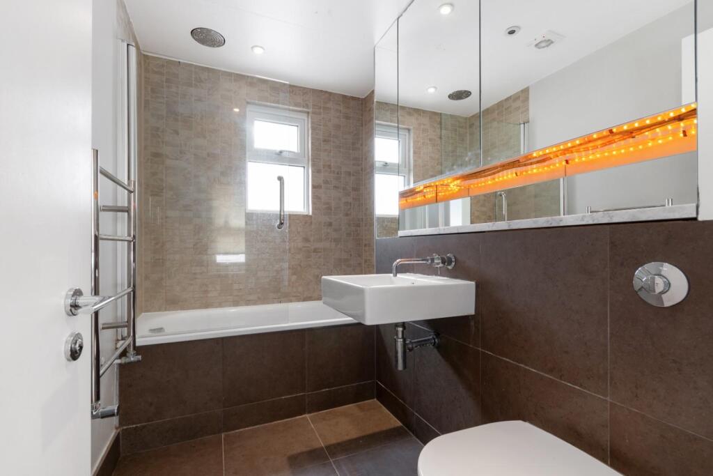 11a Burnaby Gardens Ph5.jpg