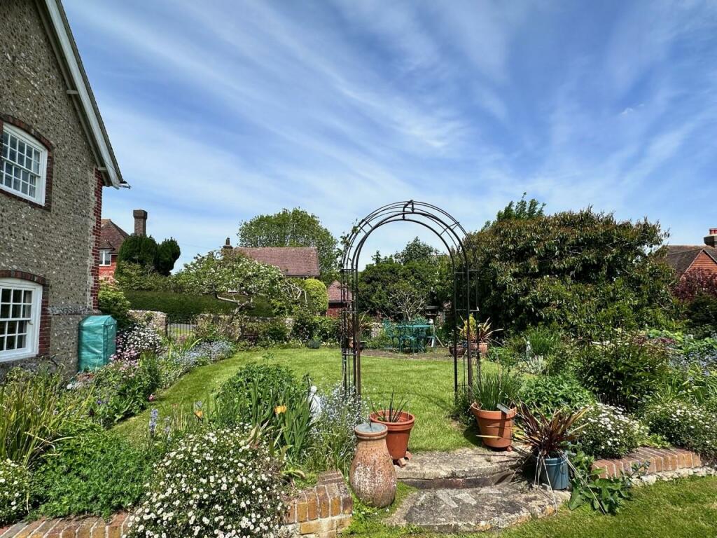 01323 438506