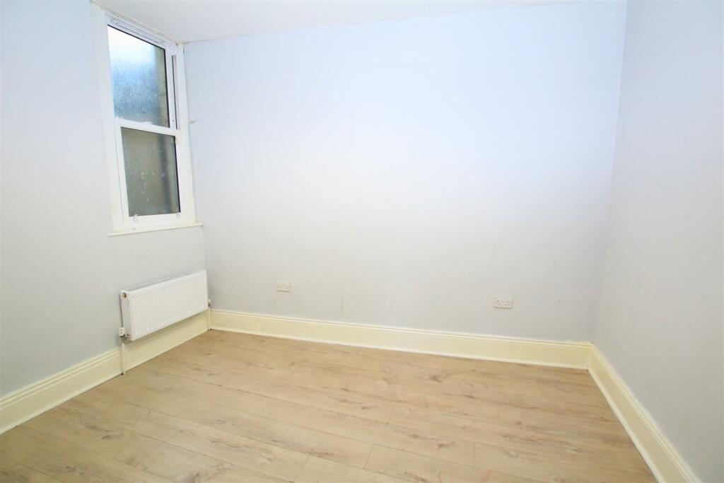 Bedroom 3 (2)