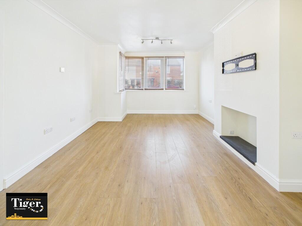 CAM02176G0-PR0506...