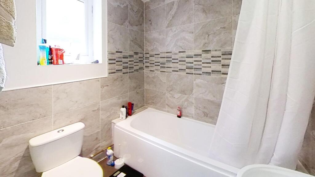 2b-Westbury-Road-Bathroom.jpg