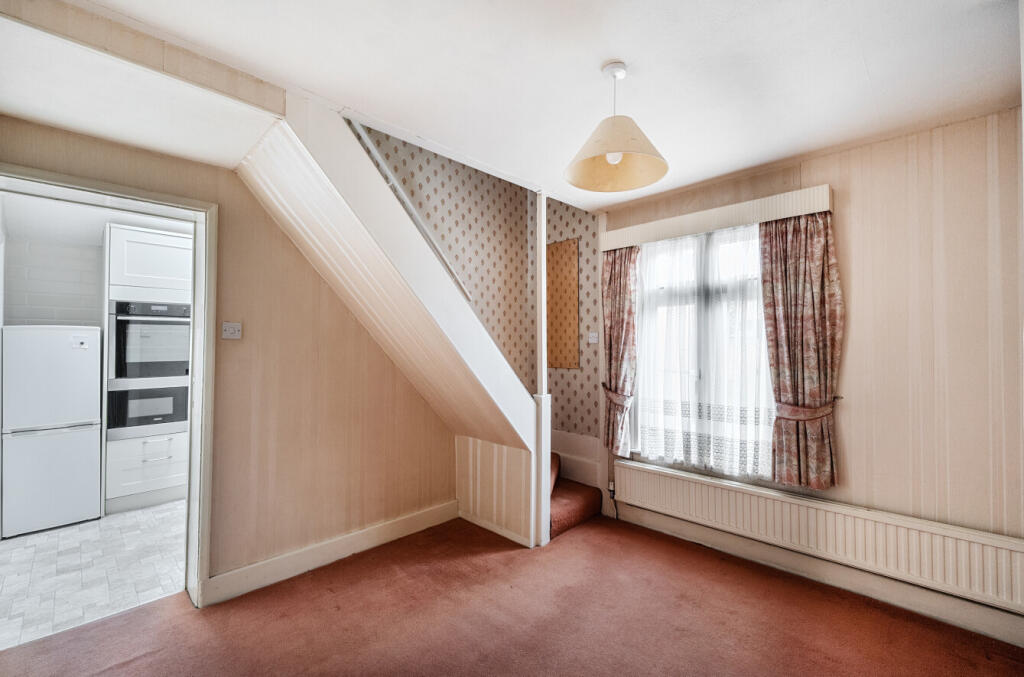 1305868-9-6846c6b...