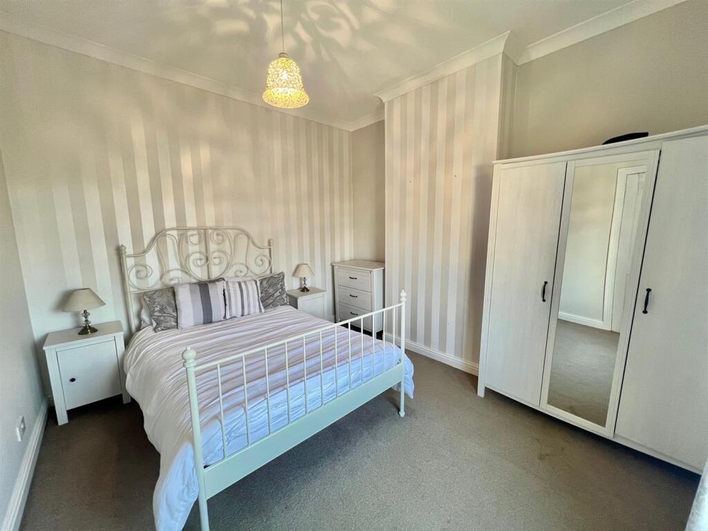 Bramleys Estate Agents - Stoney Royd Terrace - Lin