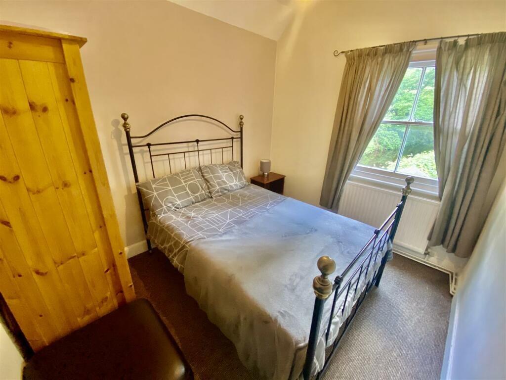 7482_33131884_IMG...