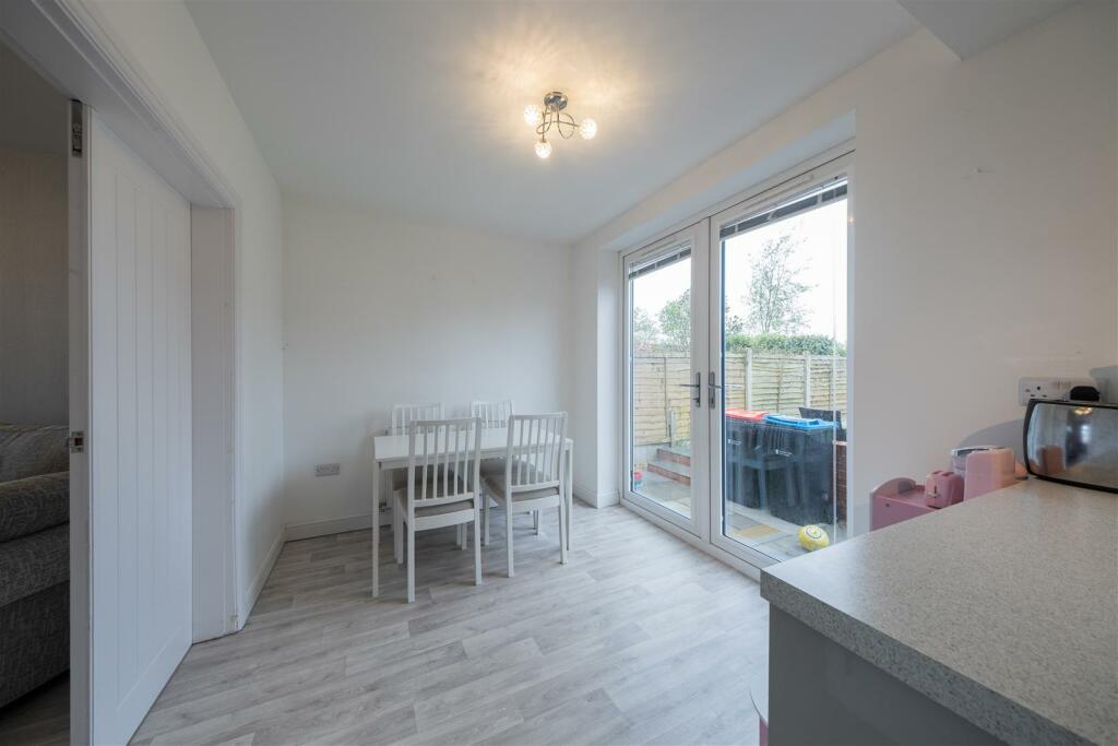 31 Yew Tree Drive-005.jpg