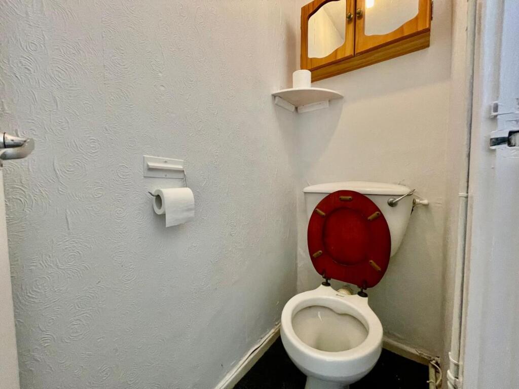 Toilet.jpeg