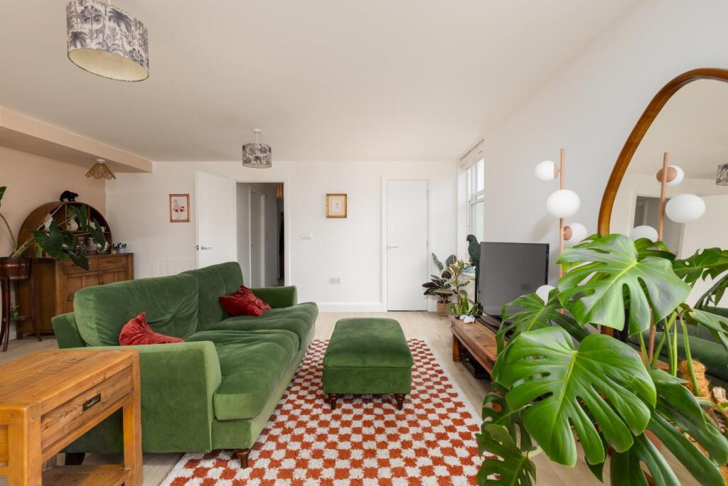 Flat 5 Redcliffe Lofts, 41 Guinea Street, BS1-3.jp
