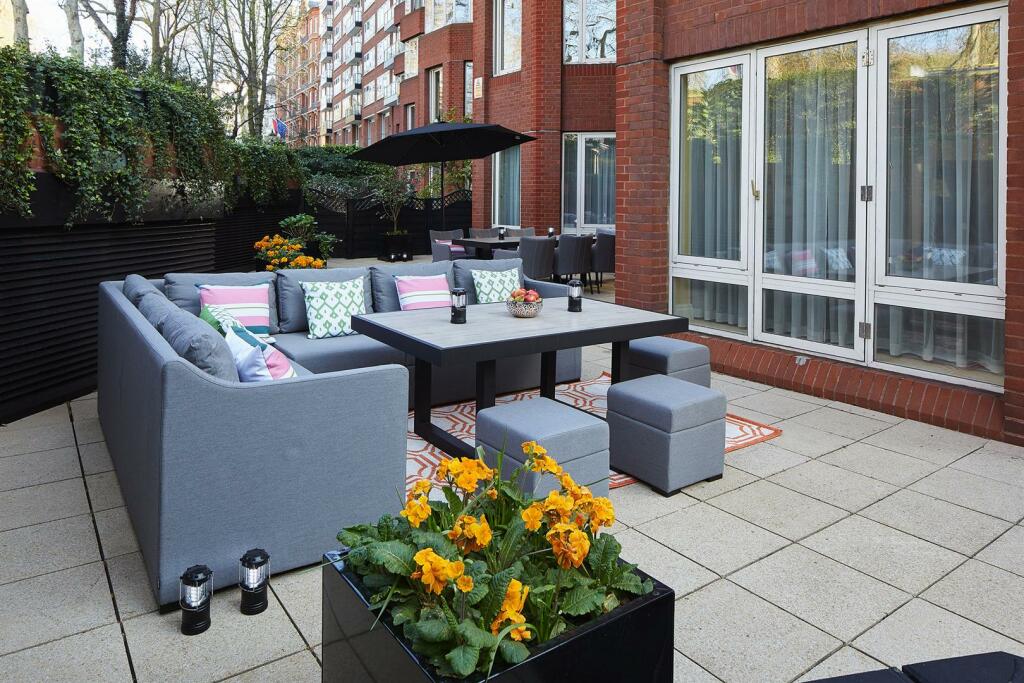 CTC_2-bed-deluxe_terrace2.jpg