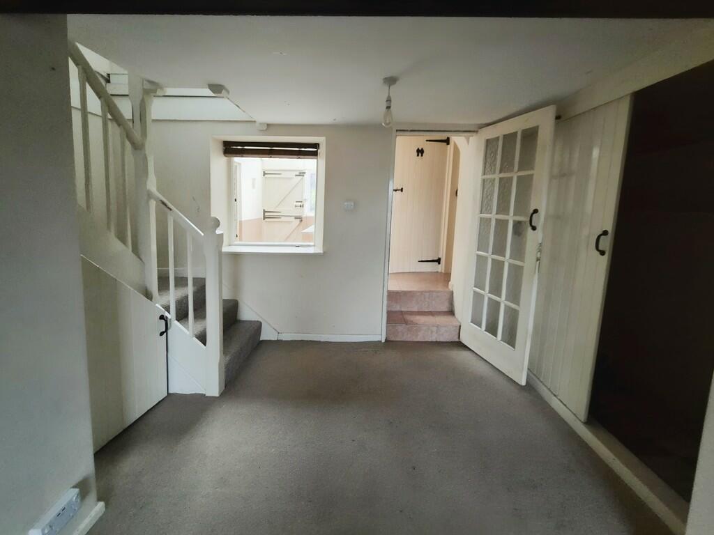 68922070-10000157...