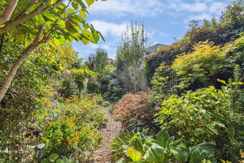 Spring Grove, W4 - FOR SALE