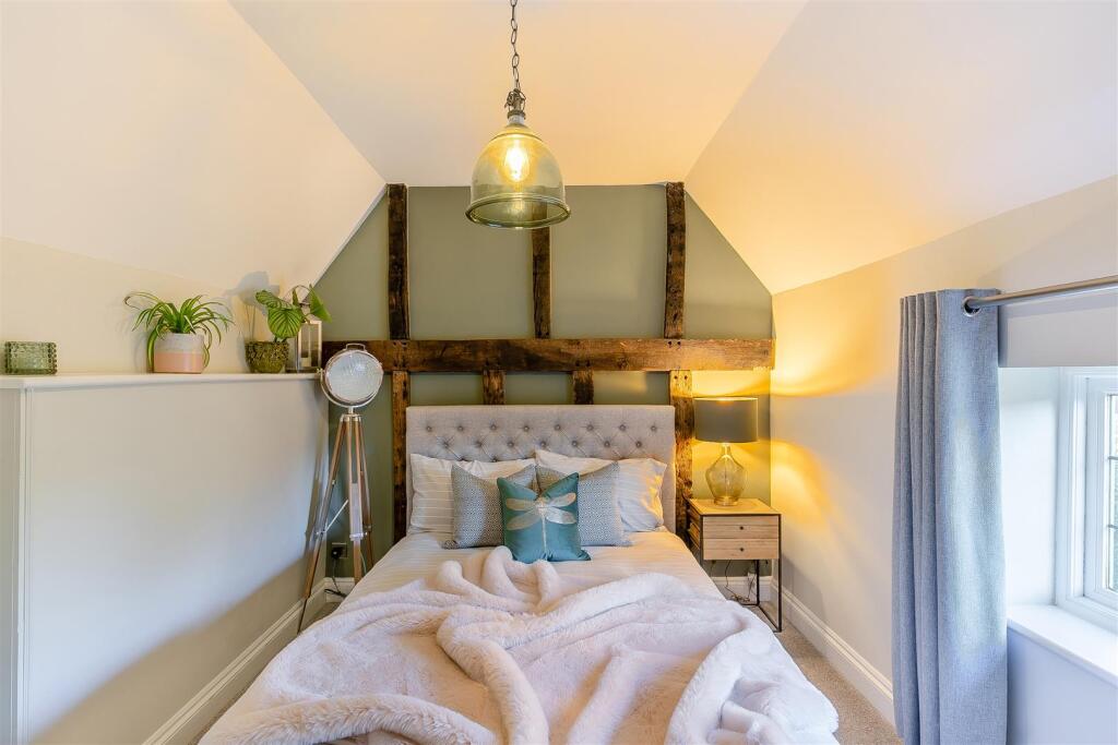 8632704-interior13.jpg