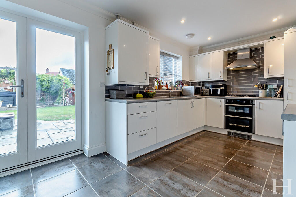 8662282-interiorW...