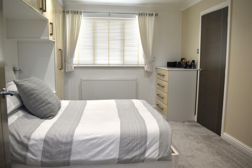 master bedroom 3.JPG