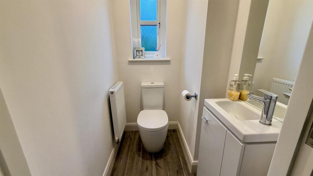 2 PIECE CLOAKROOM