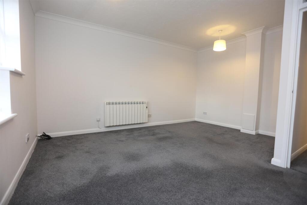 33 King Charles lounge.JPG