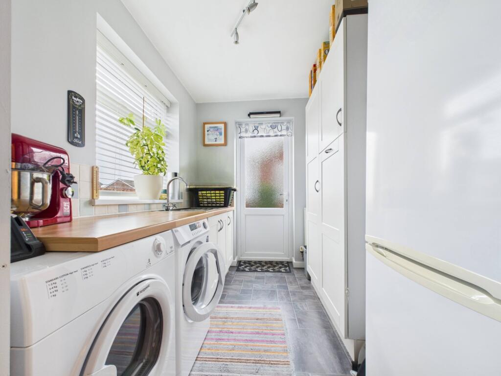 CAM02195G0-PR0095-STILL019