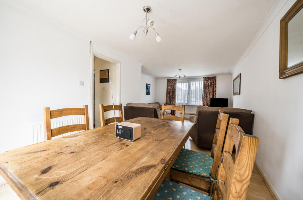 1295924-19-683723...