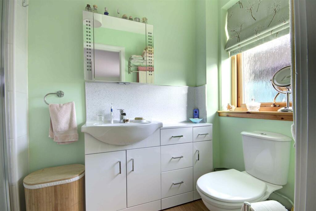 EN SUITE