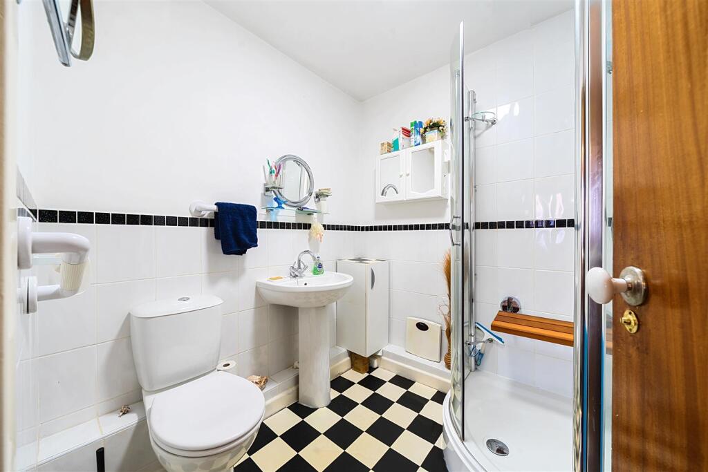 6 Lodge Close, Ashby de la Zouch