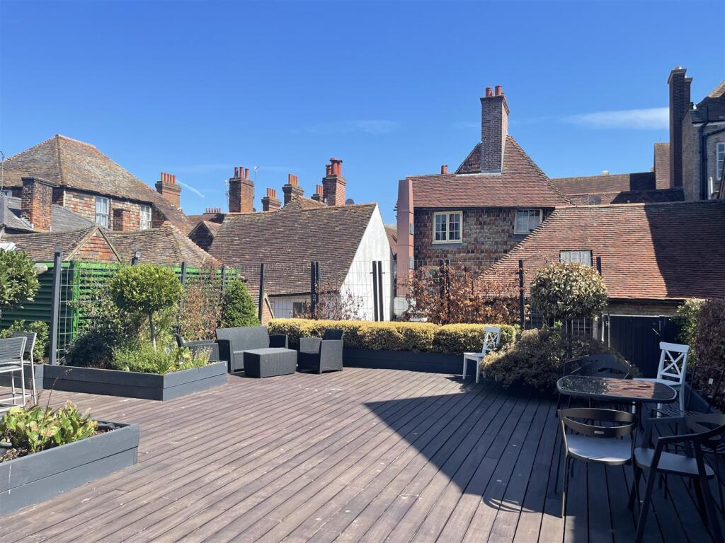 roof terrace 1.jpg