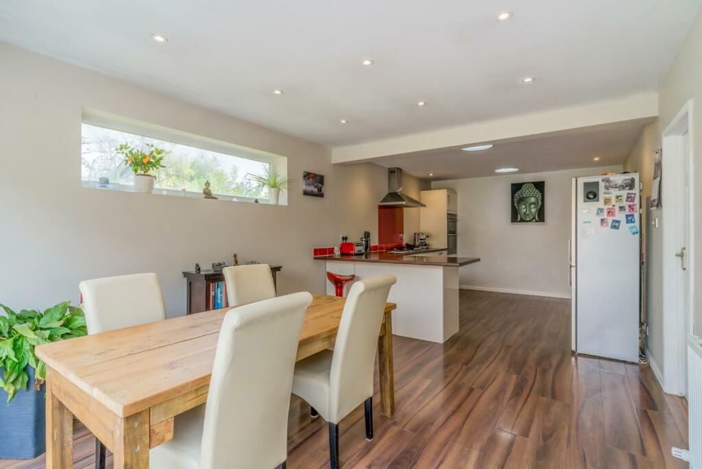 157 Rodmell Avenue-12.jpg