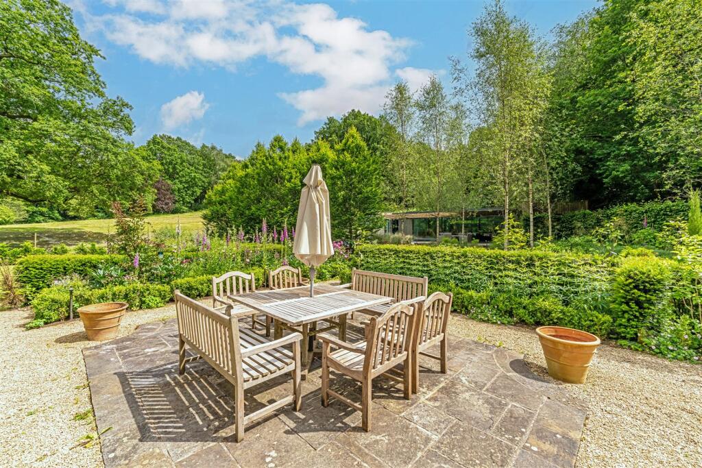 Roundless Cottage, High Button, GU8 6NR-89.jpg