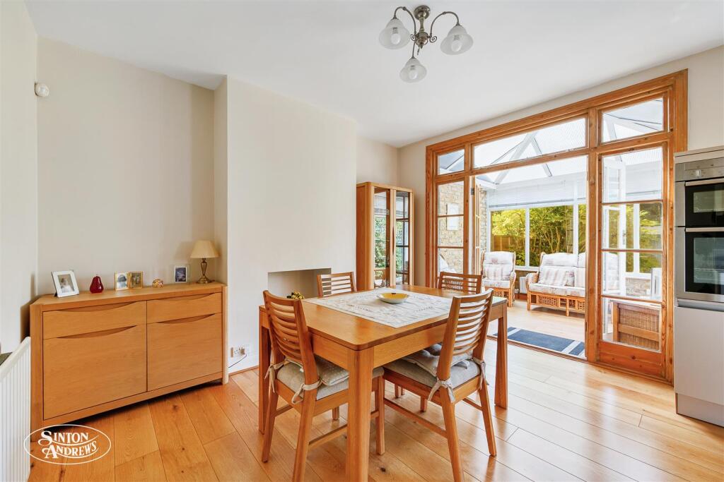 20 Erlesmere Gardens-4.jpg