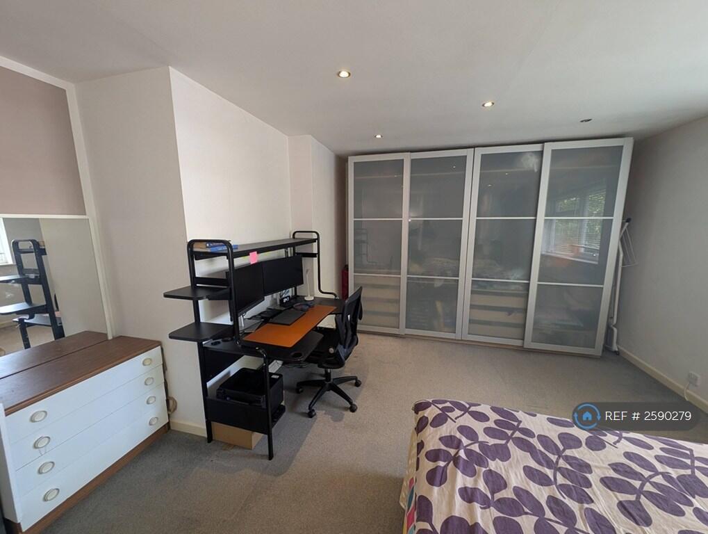 Double Bedroom 1