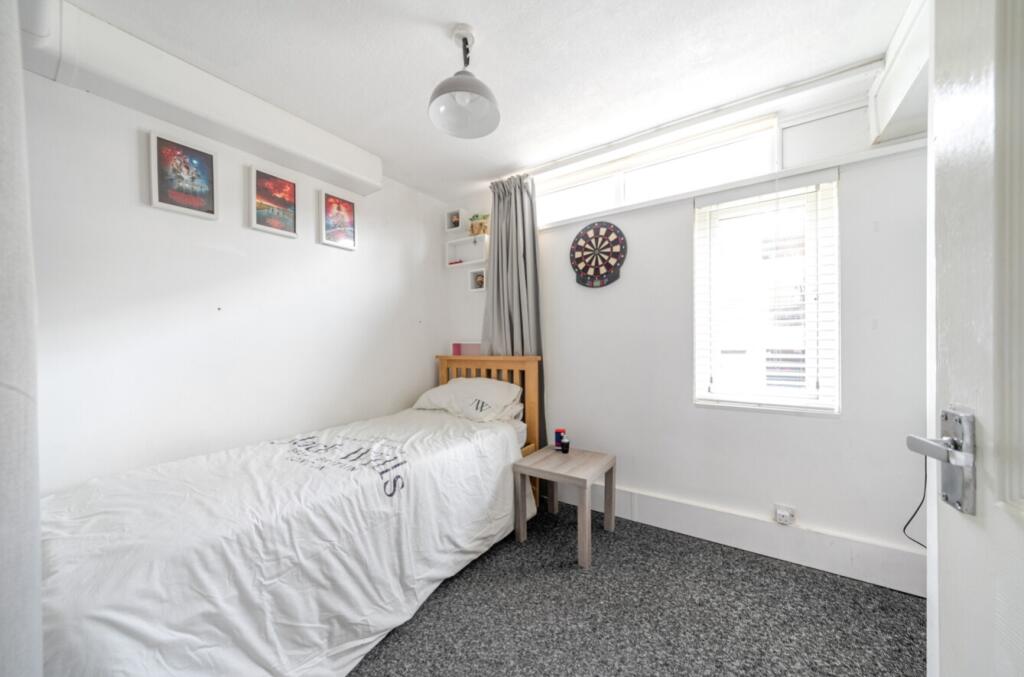 EweMove Harrogate - Bedroom 2a