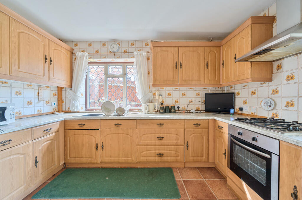 1334448-15-689b18...