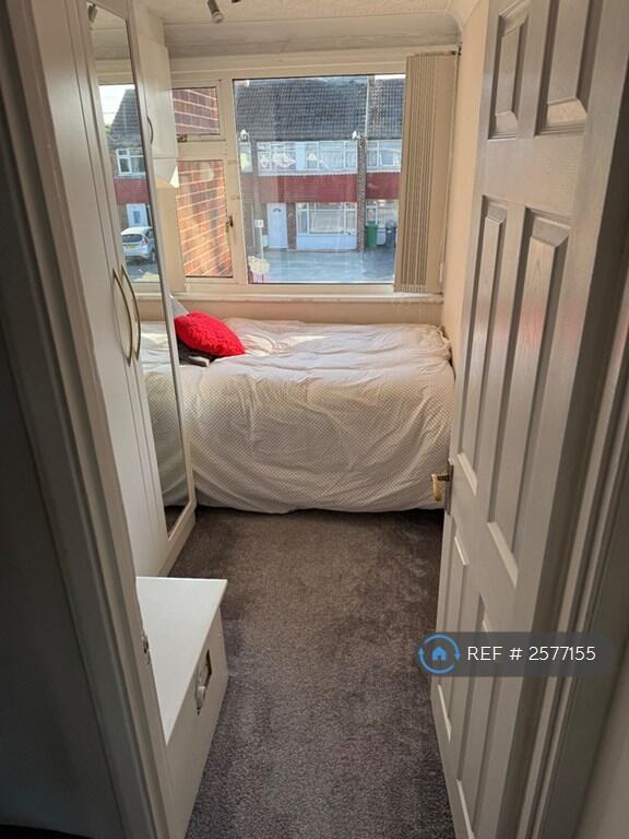  Single Bedroom/ Study