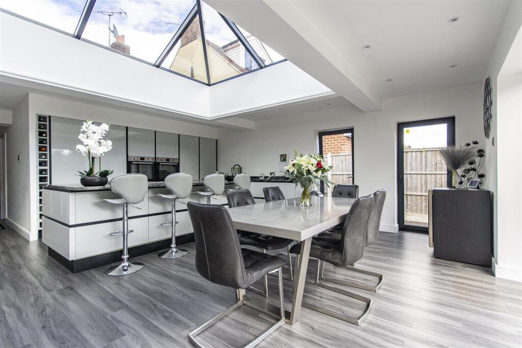 Open Plan Kitchen/Diner/Family Room