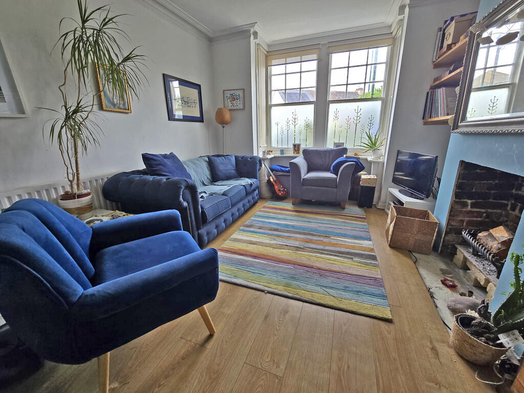 Living room (2)