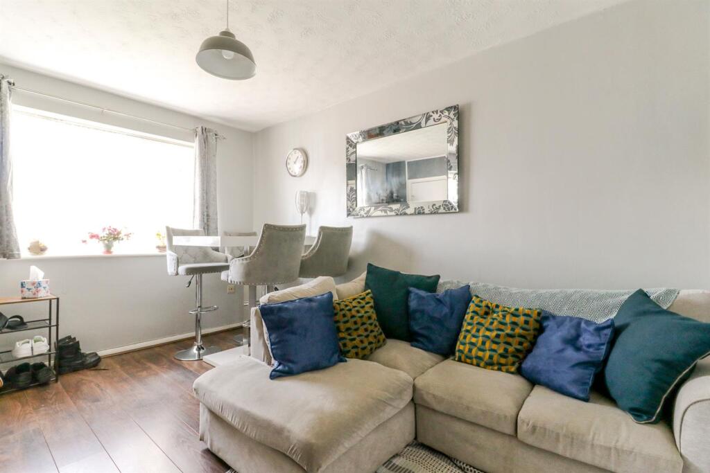 56 Bridle Close-10.jpg