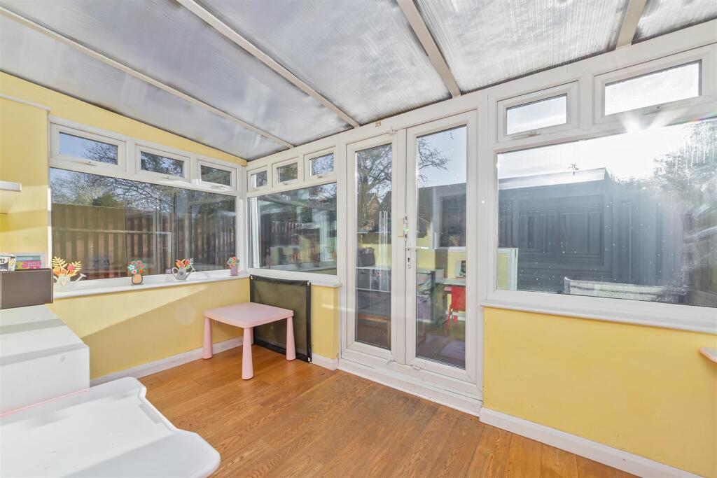 26KitchenerClose-19.jpg