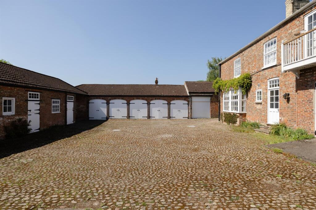 The Coach House, Garaging, Outbuildings