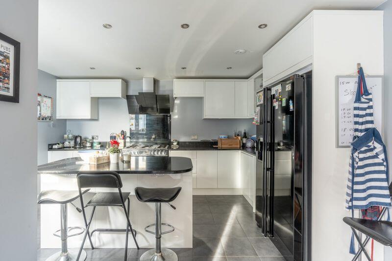 Kitchen/Breakfast Area