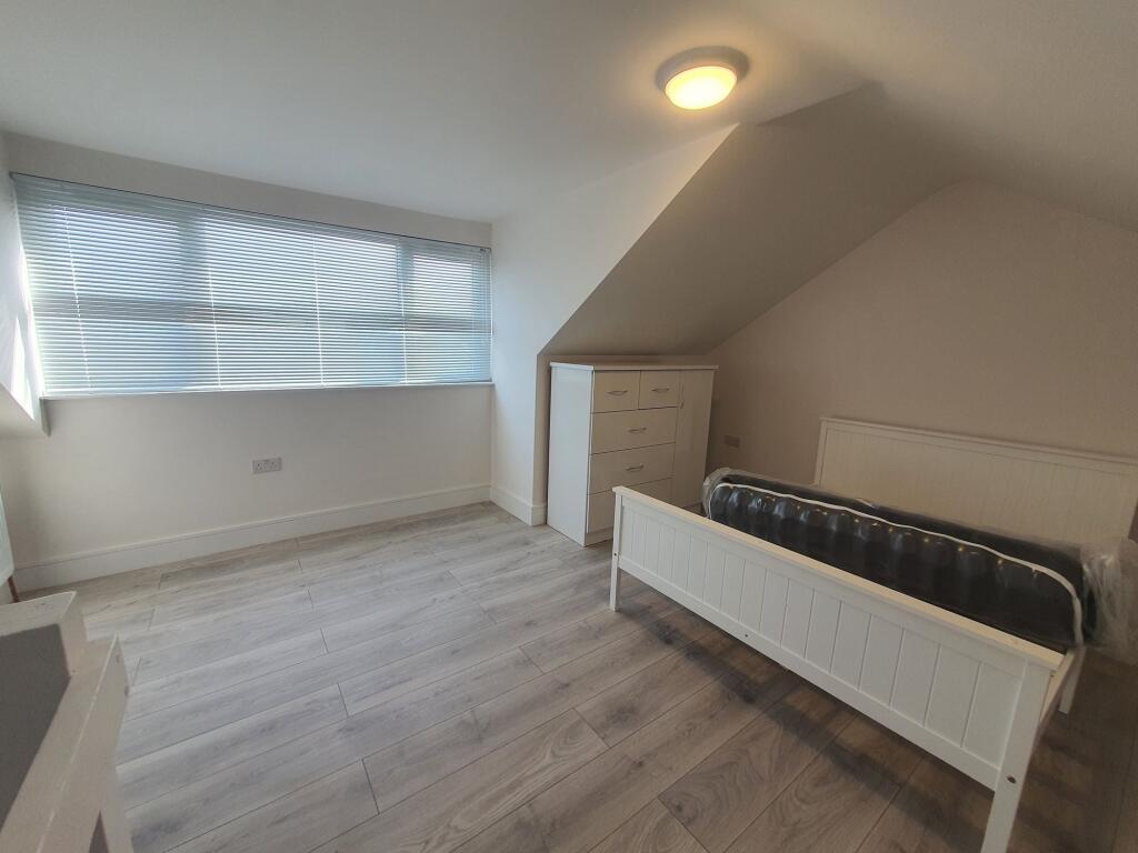 Loft Bedroom Room 4