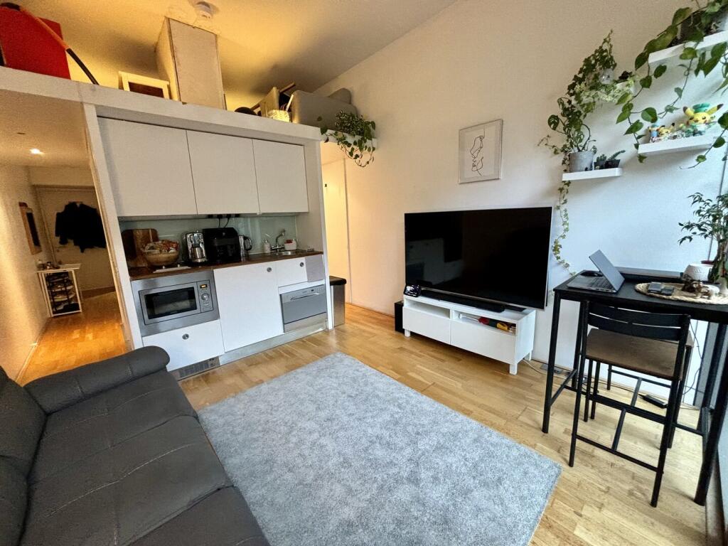 Open Plan Living / Kitchen
